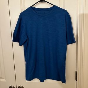Men’s Large Fabletics training day tee